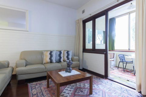 B2 Crawley Apartment 1 BRM & Sleepout Near UWA - Accommodation Nelson Bay 2