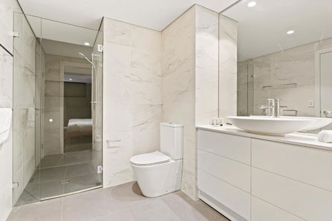 B208S - The Waverton Escape - Accommodation Nelson Bay 4