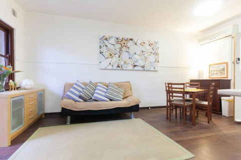 B3 Crawley Apartment 1 BRM & Sleepout Near UWA - Accommodation Nelson Bay 1
