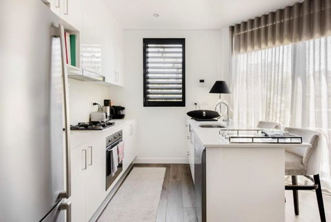 B312S - Luxury Waverton Apartment - Accommodation Nelson Bay 3