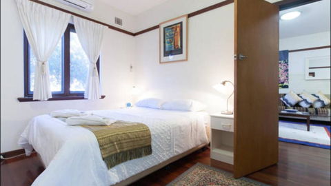B4 Crawley Apartment 1 BRM & Sleepout Near UWA - Accommodation Nelson Bay 1