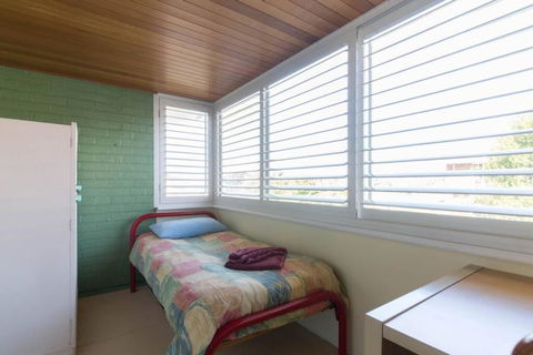 B9 Crawley Apartment 1 BRM & Sleepout Near UWA - Accommodation Nelson Bay 1