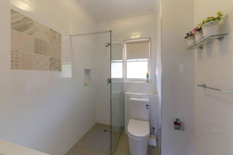 B9 Crawley Apartment 1 BRM & Sleepout Near UWA - Accommodation Nelson Bay 3