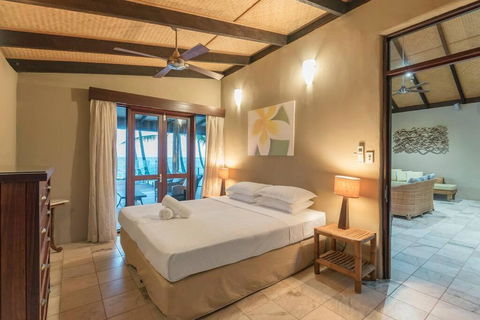 BALA Beach House On ABSOLUTE Beachfront - Accommodation Nelson Bay 4