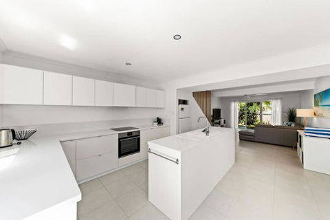 BARBADOS Ultimate Laid-back Holiday - Flat Stroll To River - Accommodation Nelson Bay 4