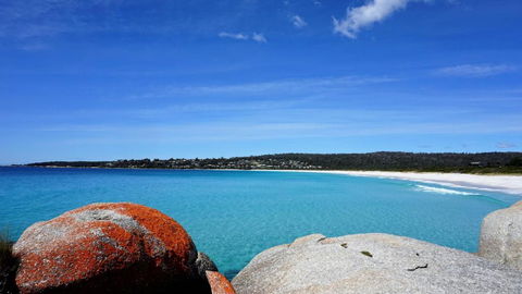 BAY OF FIRES BEACH SHACK Ocean Views From A Modern Beachhouse - Accommodation Nelson Bay 3