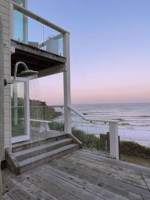 BAY PROPERTIES . Beach House Studio - Accommodation Nelson Bay 0