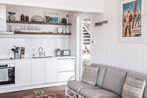 BAY PROPERTIES . Beach House Studio - Accommodation Nelson Bay 1