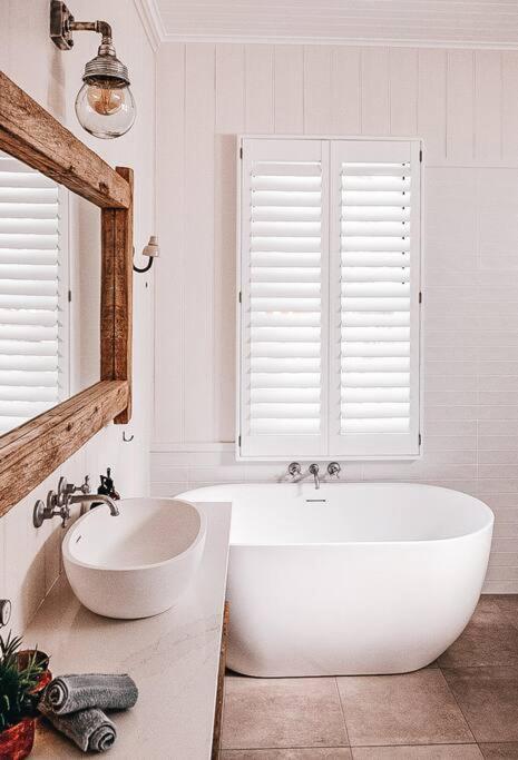 BAY PROPERTIES . Beach House Yamba - Accommodation Nelson Bay 2