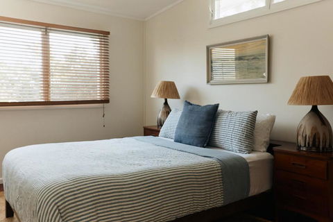 BAY PROPERTIES . The Sailor Shack - Accommodation Nelson Bay 3