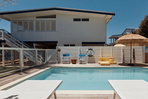 BAY PROPERTIES . The Sailor Shack - Accommodation Nelson Bay 0