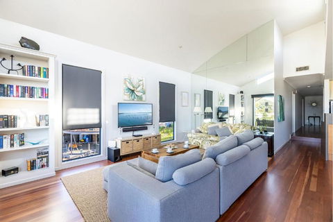 Bayview - Accommodation Nelson Bay 2