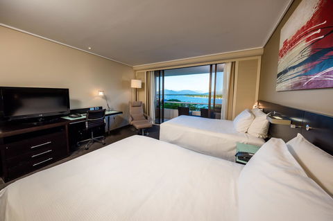 Hilton Cairns - Accommodation Nelson Bay 6