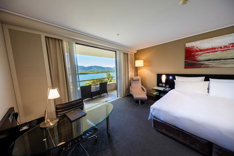 Hilton Cairns - Accommodation Nelson Bay 3