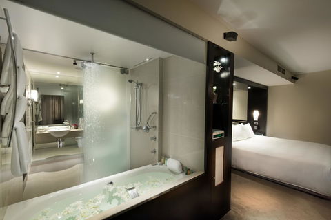 Hilton Cairns - Accommodation Nelson Bay 19