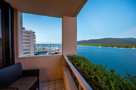 Hilton Cairns - Accommodation Nelson Bay 30