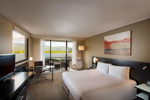 Hilton Cairns - Accommodation Nelson Bay 7