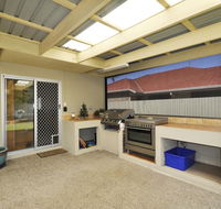 Ocean Wave - Accommodation Nelson Bay