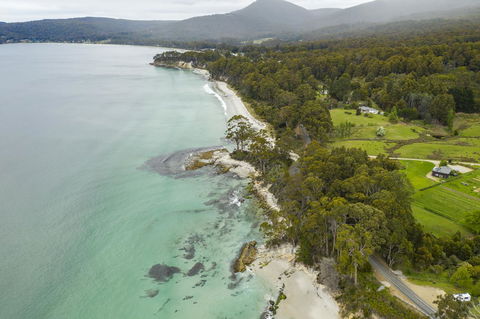 Adventure Bay Holiday Home - Accommodation Nelson Bay 10