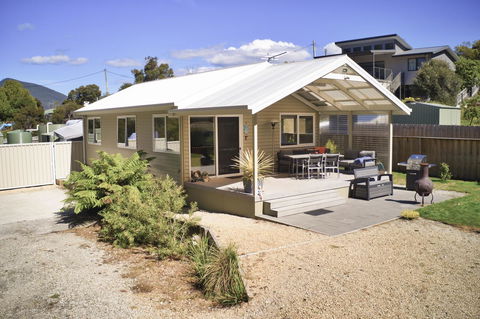 Adventure Bay Holiday Home - Accommodation Nelson Bay 2