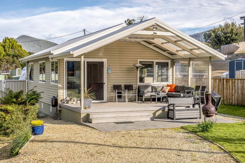 Adventure Bay Holiday Home - Accommodation Nelson Bay 0