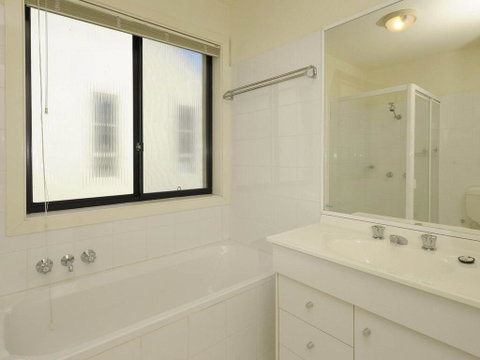 'Bagnall Views' 2/161 Government Rd - Stylish & Modern Duplex Across The Road To The Waters Edge - Accommodation Nelson Bay 1
