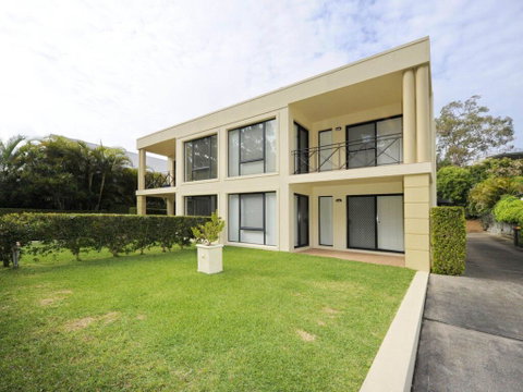 'Bagnall Views' 2/161 Government Rd - Stylish & Modern Duplex Across The Road To The Waters Edge - Accommodation Nelson Bay 0