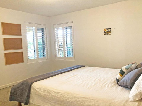 'Mooring One Downstairs', 23 Shoal Bay Rd - Fantastic Ground Floor Duplex With Views, WIFI And Air Conditioning - Accommodation Nelson Bay 3