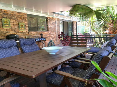 'Sandy Palms' 28 Moorooba Cr - Beautiful Home With Wifi, Air-con And Boat Parking - Accommodation Nelson Bay 2