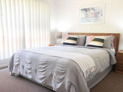 'Sandy Palms' 28 Moorooba Cr - Beautiful Home With Wifi, Air-con And Boat Parking - Accommodation Nelson Bay 1