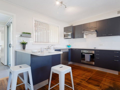 'Shoalz', 28 Rigney Street - Renovated Pet Friendly Cottage & Boat Parking - Accommodation Nelson Bay 3