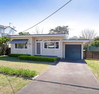 'Shoalz' 28 Rigney Street - Renovated Pet Friendly Cottage  Boat Parking - Accommodation Nelson Bay