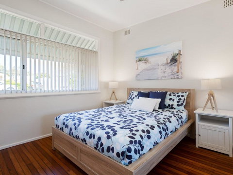 'Shoalz', 28 Rigney Street - Renovated Pet Friendly Cottage & Boat Parking - Accommodation Nelson Bay 1