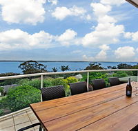 'The Bay' 25 Wallawa Rd - huge home with aircon spectacular views  chromecast - Accommodation Nelson Bay