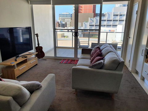 (just Listed) Bolton St 1br 350m Walk To Newcastle Beach +++ Wifi End Eand - Accommodation Nelson Bay 1