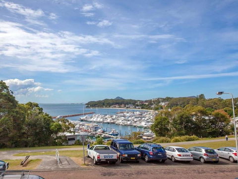 1 'Laman Lodge', 15 Laman Street - Stunning Air Conditioned Unit With Water Views And WIFI - Accommodation Nelson Bay 2