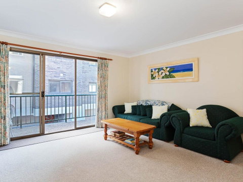 1 'Monterea' 3 Ondine Close - Walking Distance To Beach - Accommodation Nelson Bay 2