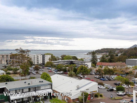 1 'Seaview', 9 Church Street - Huge Air Conditioned Unit With Lift & WIFI - Accommodation Nelson Bay 0