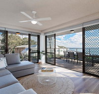 1 'The Poplars' 34 Magnus St - panoramic water views pool aircon  WIFI - Accommodation Nelson Bay