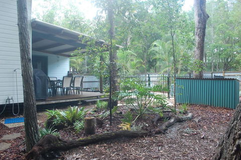 1 Naiad Court - Lowset Family Home With Swimming Pool And Covered Deck. Pet Friendly - Accommodation Nelson Bay 2