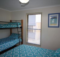 1 Naiad Court - Lowset family home with swimming pool and covered deck. Pet friendly - Accommodation Nelson Bay