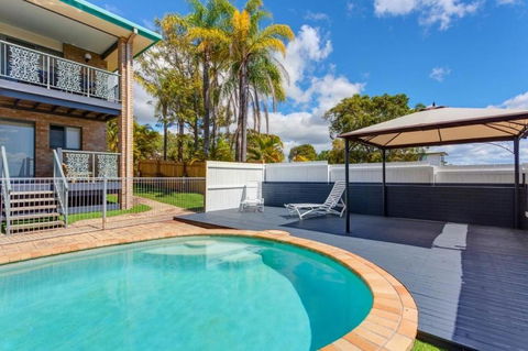 1-33 Tingira Close - Rainbow Beach, Gorgeous Ocean Views, Swimming Pool, Air Conditioning - Accommodation Nelson Bay 2