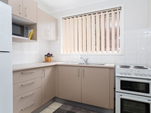 1/10 Catalina Close - So Close To The Water - Accommodation Nelson Bay 2