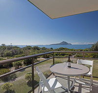 10 'Intrepid' 3 Intrepid Close - water views over Shoal Bay Beach - Accommodation Nelson Bay