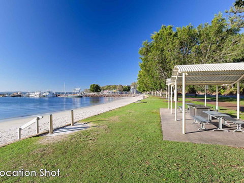 10 'Magnus Gardens' 7 Magnus Street - Air Conditioned & Walk To Town Centre - Accommodation Nelson Bay 0