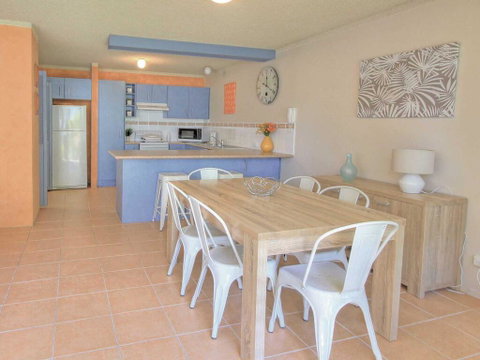 10 'Magnus Gardens' 7 Magnus Street - Air Conditioned & Walk To Town Centre - Accommodation Nelson Bay 1