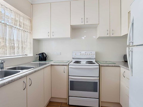 10 'Teramby Court' 104 Magnus Street - In Nelson Bay CBD With Water Views And WIFI - Accommodation Nelson Bay 1