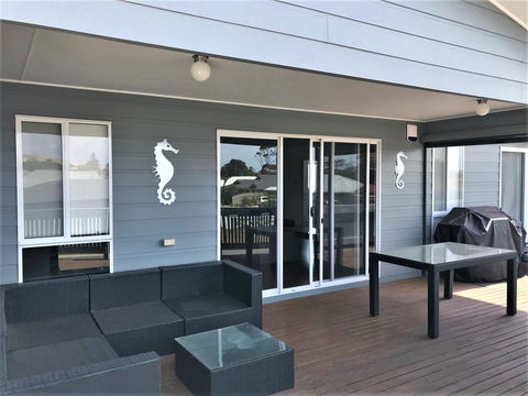 10 Hobart Road - Accommodation Nelson Bay 3