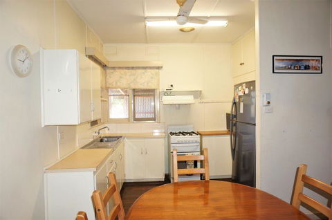 10 Tautog Street House And Unit - Separate Self-contained Unit - Accommodation Nelson Bay 2
