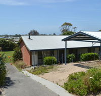 100 on Myer - Accommodation Nelson Bay